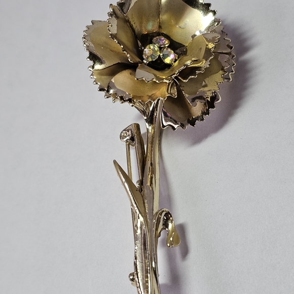 Vintage Aurora Borealis Rhinestones in Gold Tone Flower Brooch 🌼 - Picture 5 of 8
